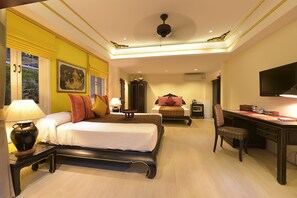Gold Antique Downstairs Room with Forest View | In-room safe, desk, blackout curtains, iron/ironing board - Rabbit Resort Pattaya (Pattaya)