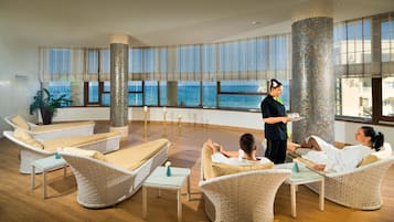 Salas de tratamientos para parejas, sauna, bañera de hidromasaje