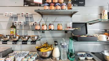 Desayuno buffet (EUR 12 por persona)