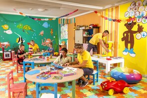 Área de juegos infantiles bajo techo