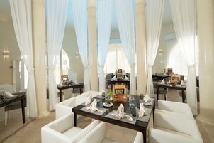 3 restaurants, dinner served, local cuisine