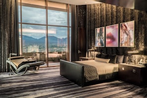 One 80 Suite | Egyptian cotton sheets, premium bedding, pillow-top beds, minibar - Red Rock Casino, Resort and Spa (Las Vegas)