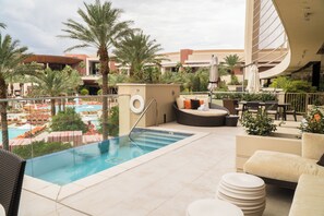 Grand Villa, 2 Bedrooms | Udsigt fra balkon