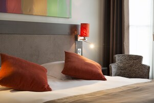Premium bedding, in-room safe, desk, blackout curtains