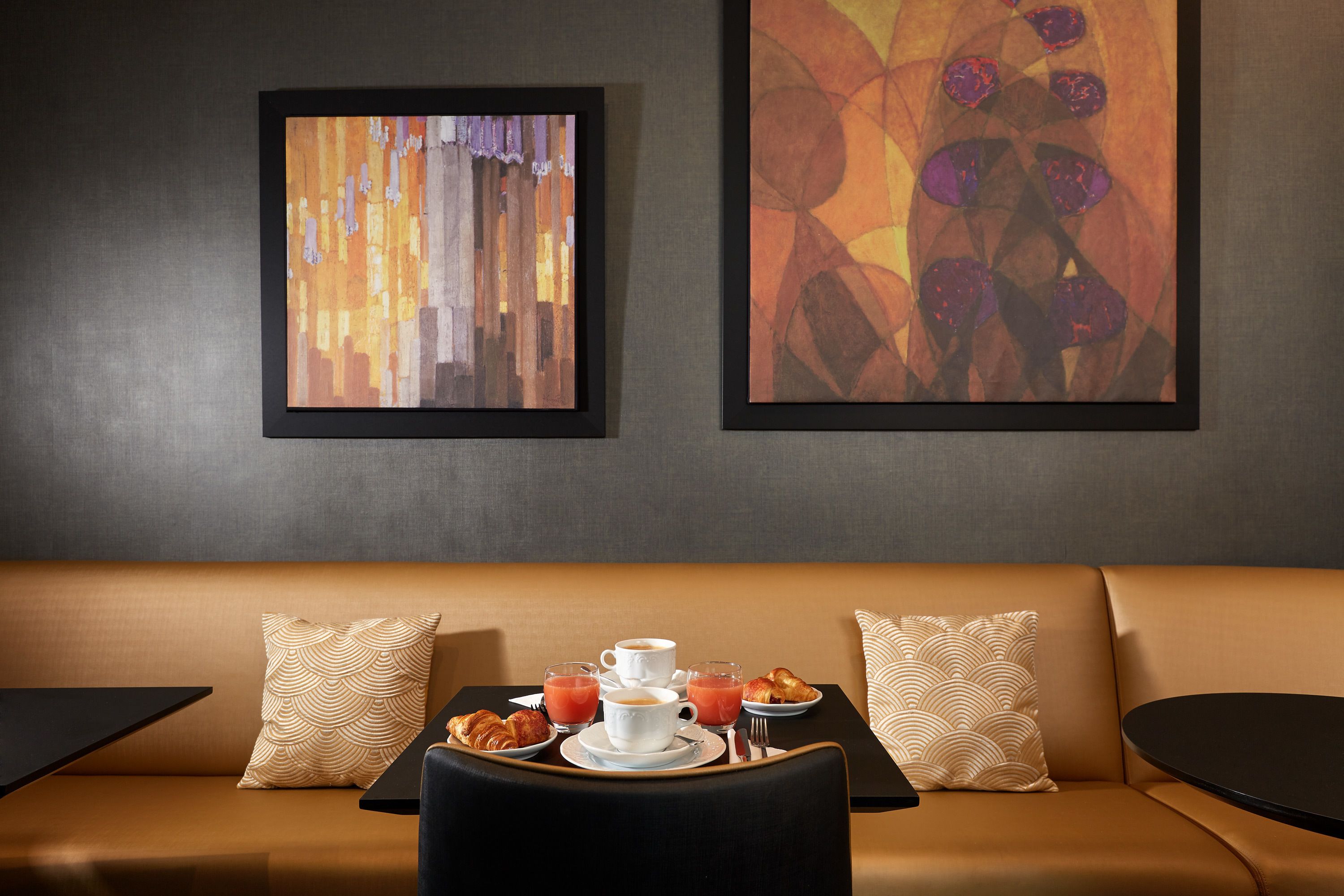 daily cooked-to-order breakfast (eur 20 per person)