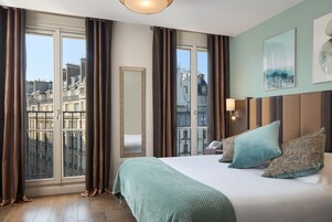 Superior tweepersoonskamer | Luxe beddengoed, een kluis op de kamer, een bureau