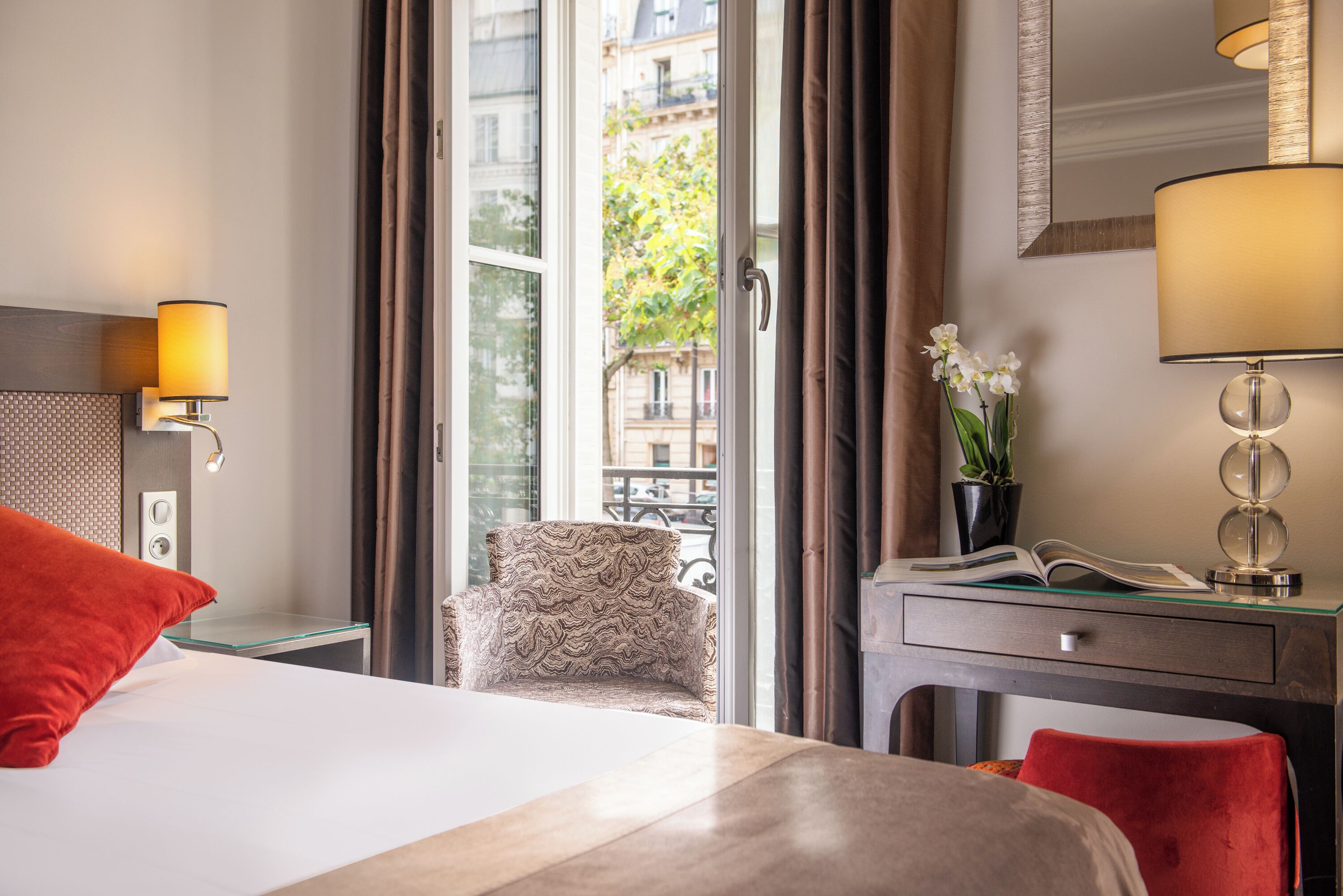 superior room arc de triomphe view with balcony | 1 bedroom, premium bedding, in-room safe, desk