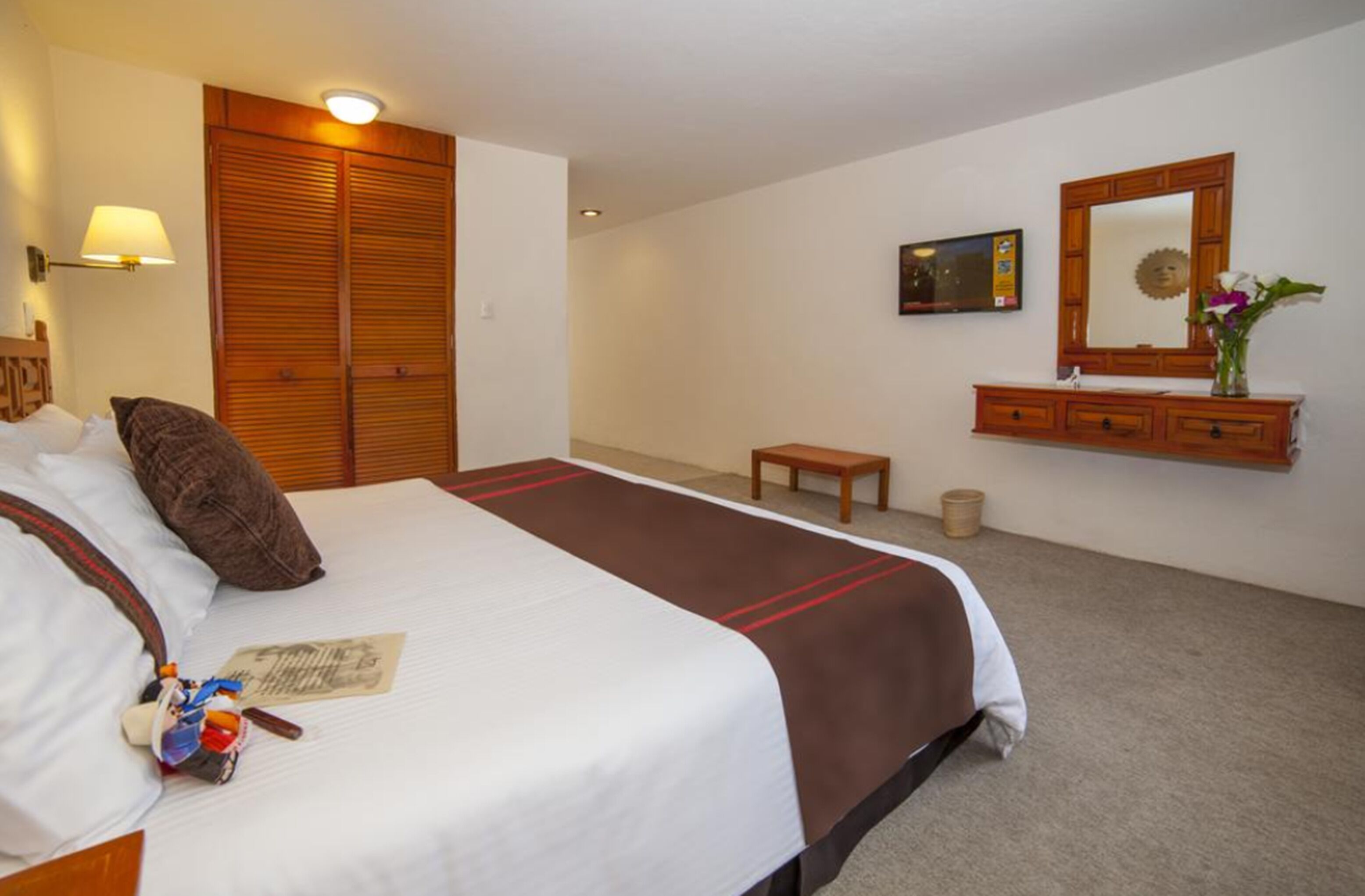 iron/ironing board, free wifi