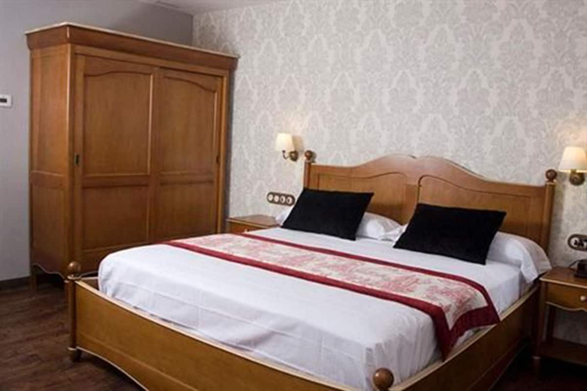 Iron/ironing board, free cots/infant beds, rollaway beds, free WiFi