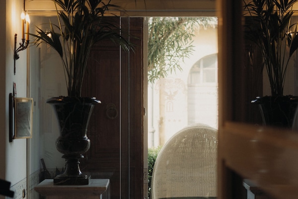 32-inch LCD TV with satellite channels, TV