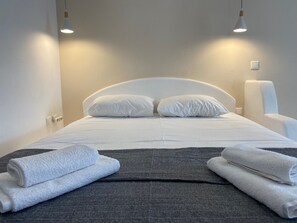 Triple Room, City View | Individually decorated, individually furnished, iron/ironing board - Serene Hill (Paros)