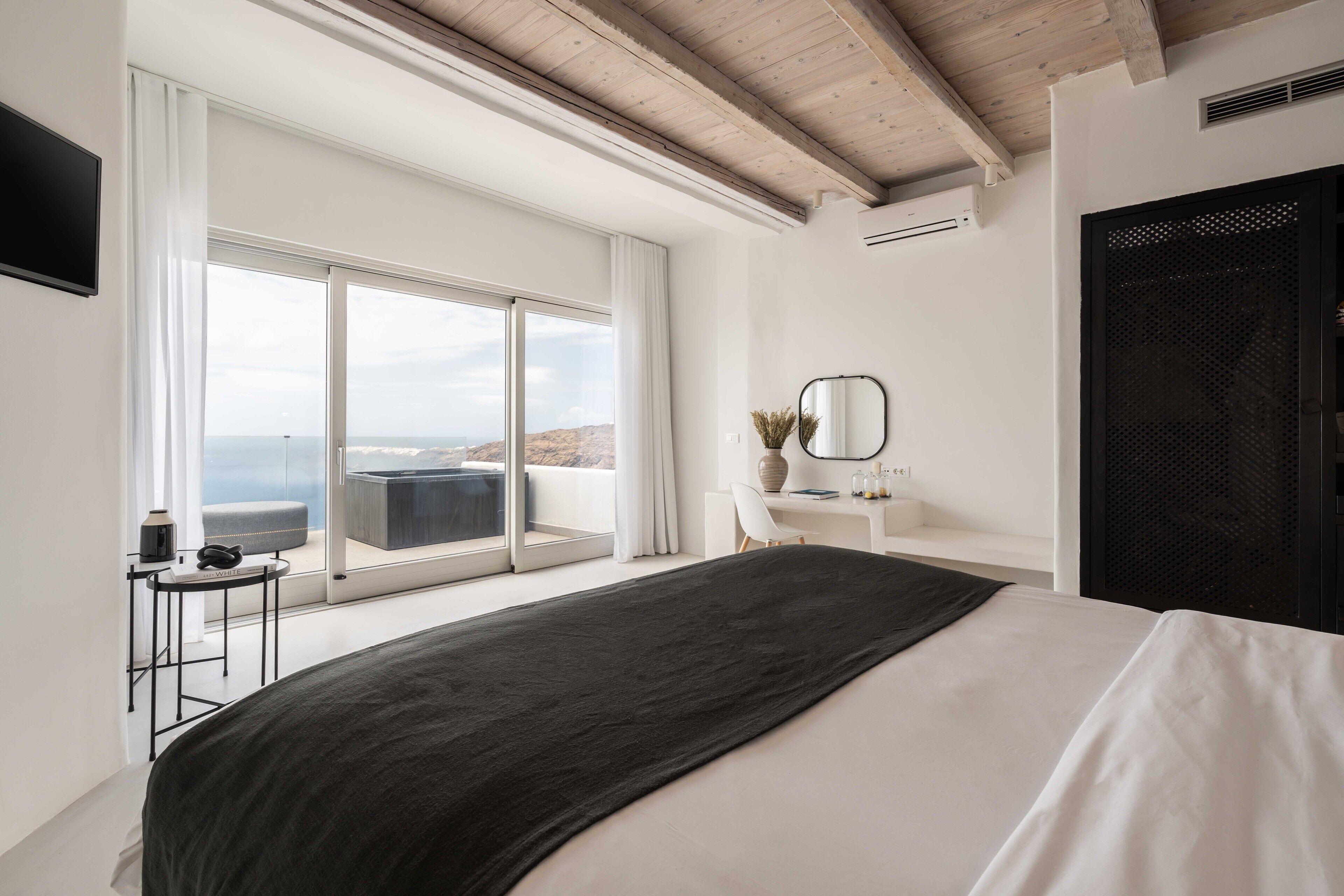 Premium kamer | Luxe beddengoed, een minibar, een kluis op de kamer