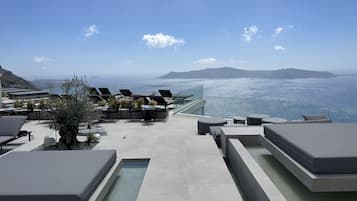 3 ulkouima-allasta, aurinkovarjoja, aurinkotuoleja