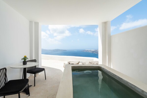 Executive Suite Caldera View with Outdoor Mini Plunge Pool Quadruple | Terrace/patio - Rocabella Santorini Hotel & SPA  (Santorini)