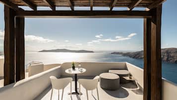 Deluxe Room Caldera View Double | 1 bedroom, premium bedding, minibar, in-room safe