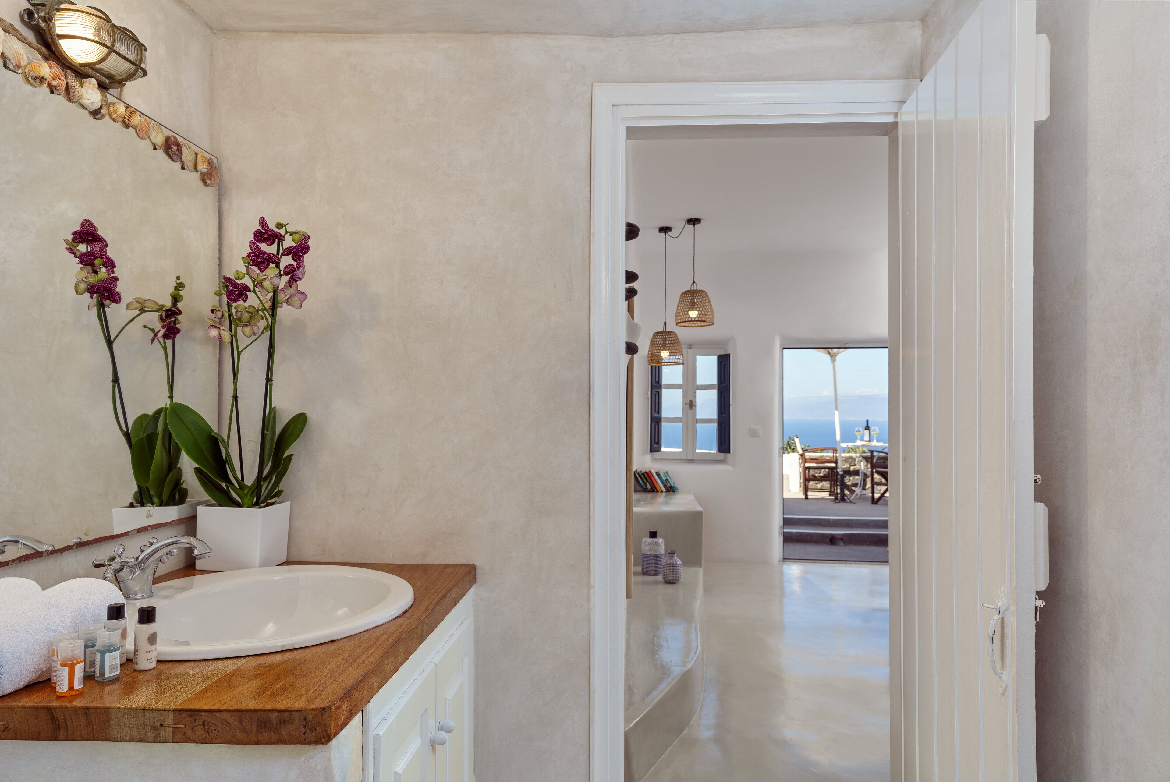suite, sea view | bathroom | shower, free toiletries, hair dryer, towels