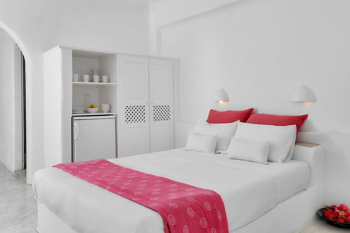 1 bedroom, in-room safe, individually decorated, individually furnished