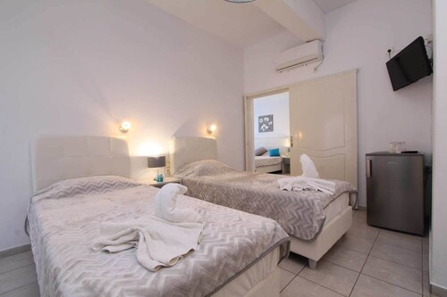 Margarita Hotel Santorini