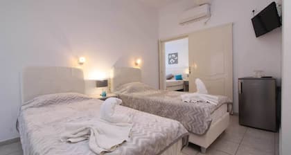 Margarita Hotel Santorini