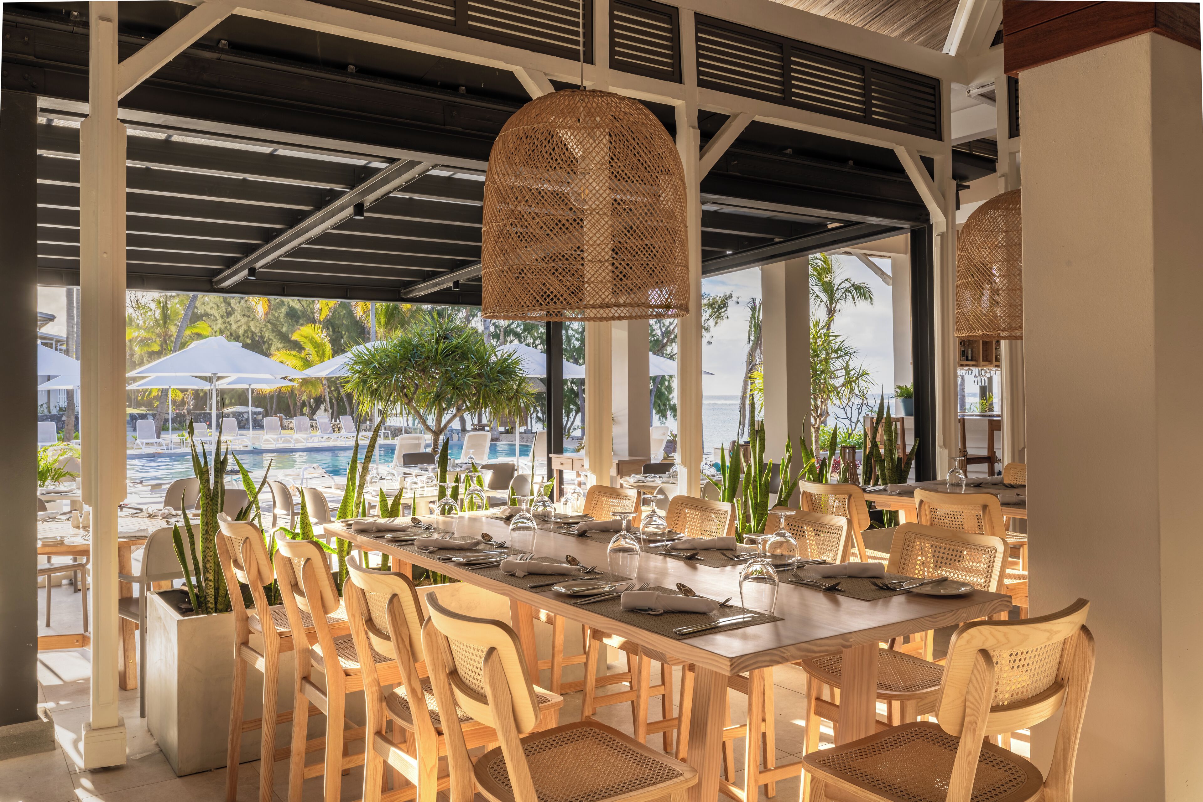2 restaurantes; se sirve desayuno, almuerzo y cena