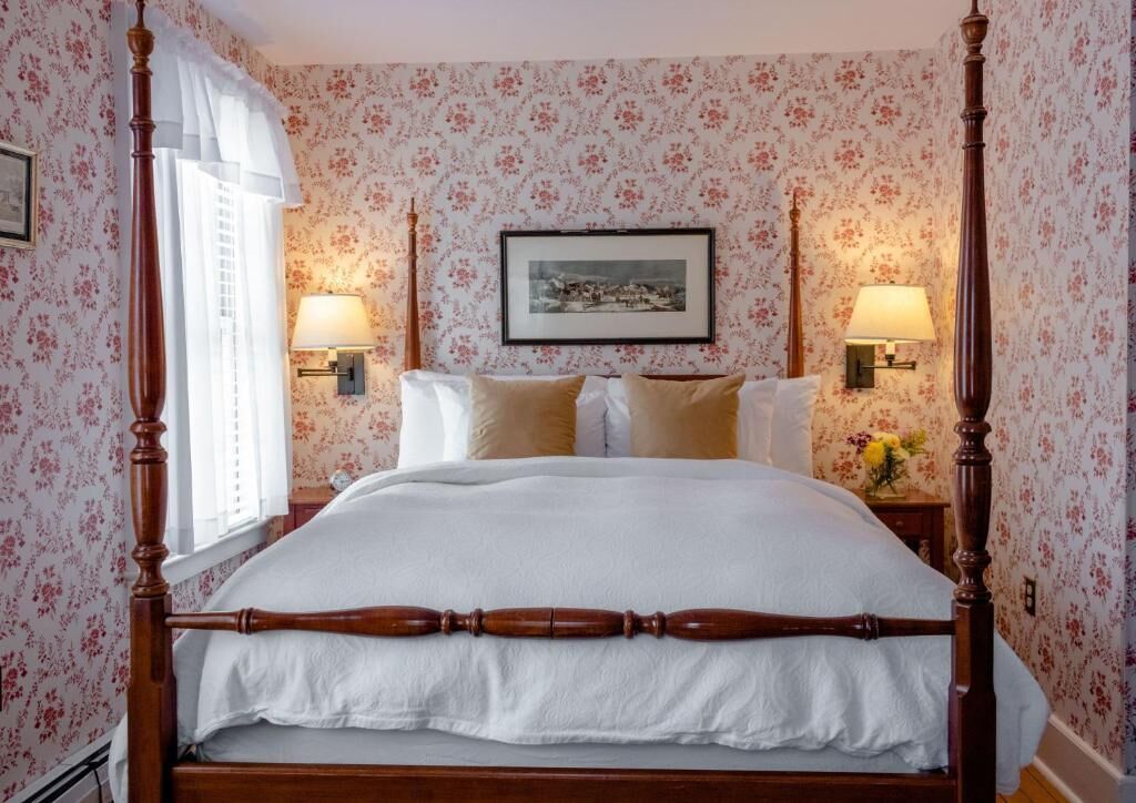 egyptian cotton sheets, premium bedding, down duvets, pillow-top beds