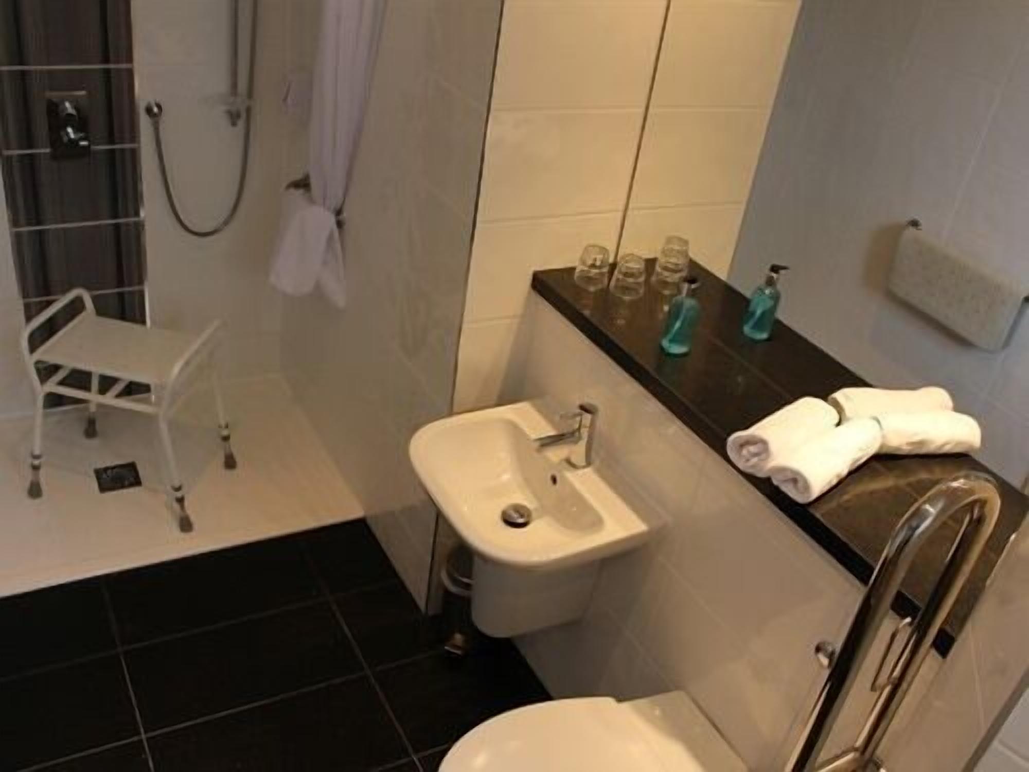 twin room (disability access) | bathroom