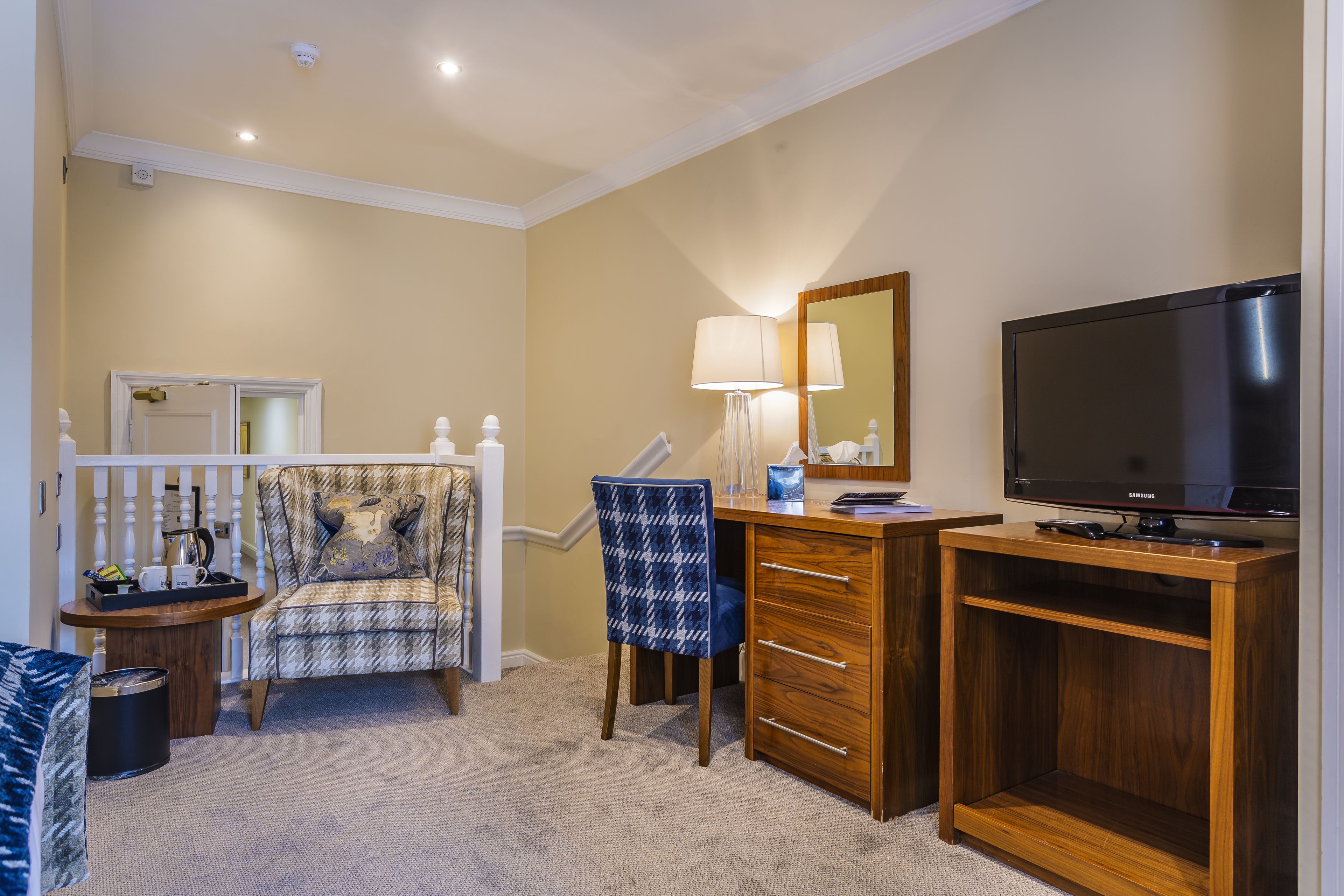 superior double room | 1 bedroom, individually decorated, laptop workspace, blackout curtains