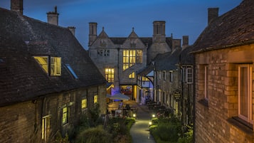 المنشأة من الخارج