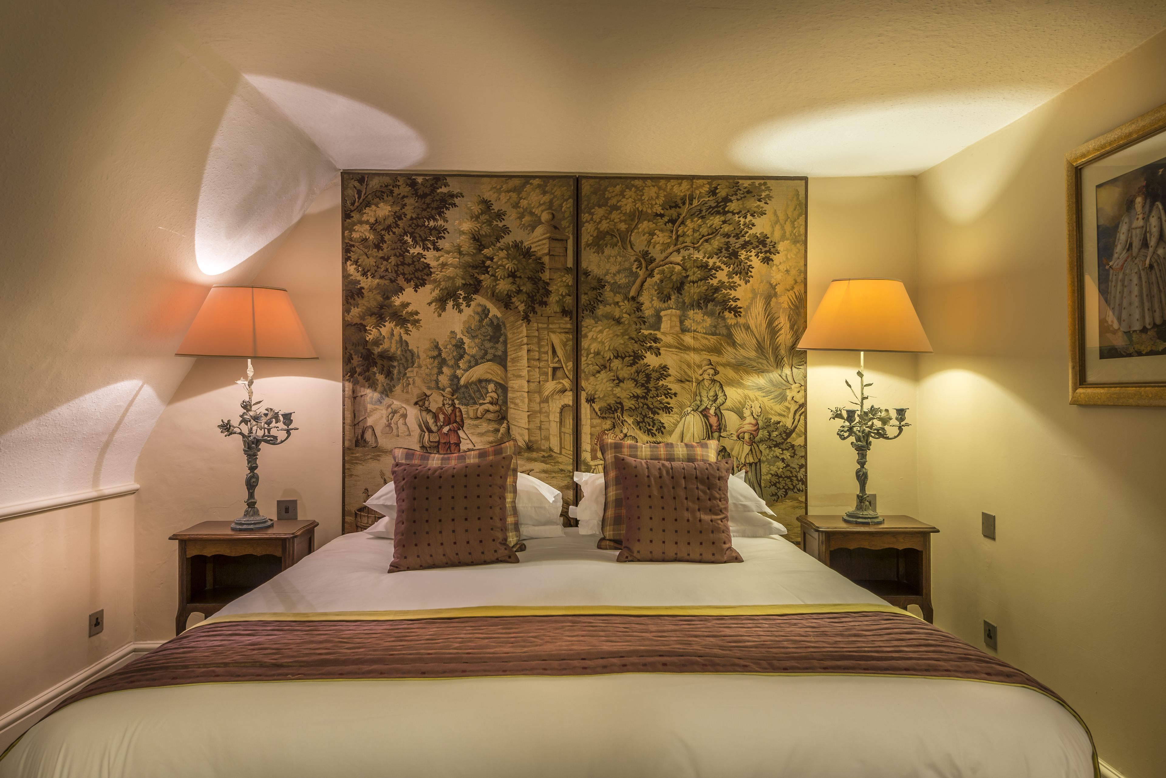 deluxe double room | 1 bedroom, individually decorated, laptop workspace, blackout curtains