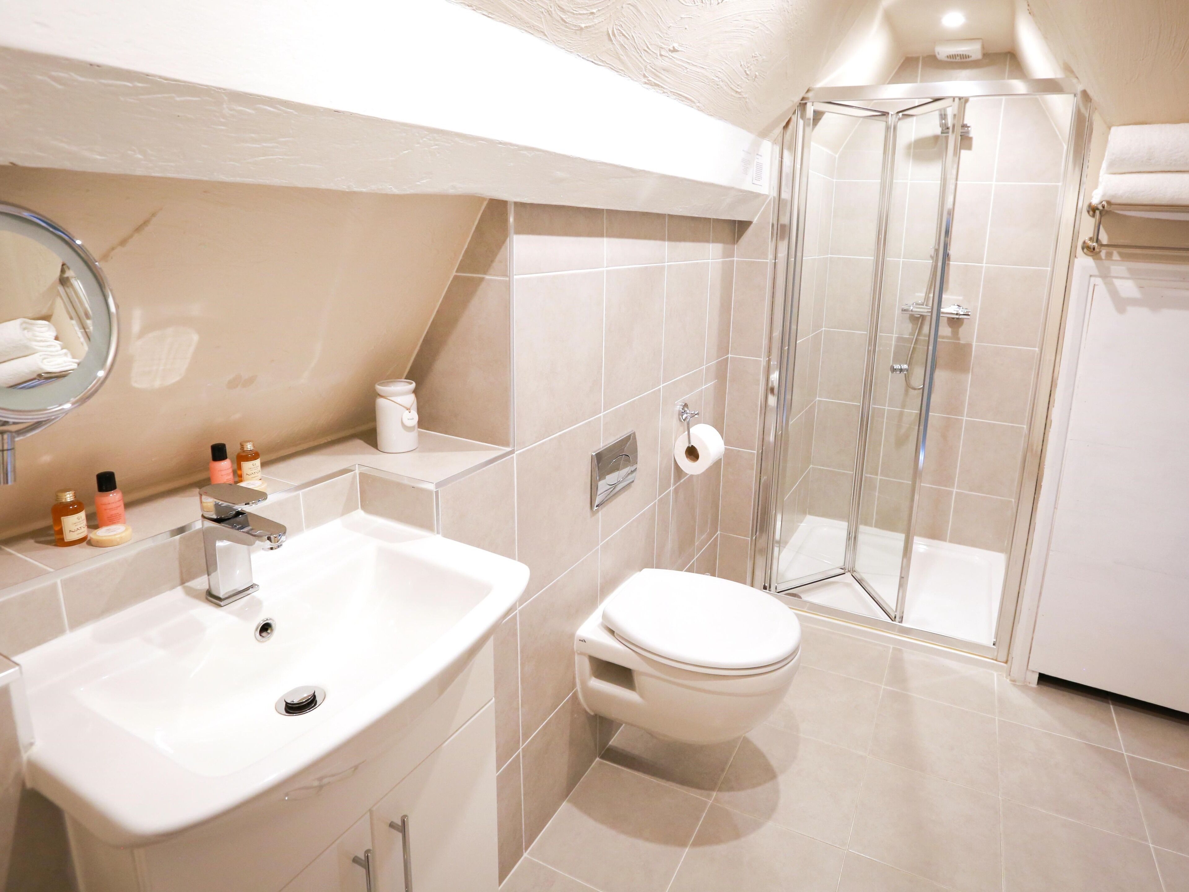 double room, private bathroom (external bathroom ) | bathroom