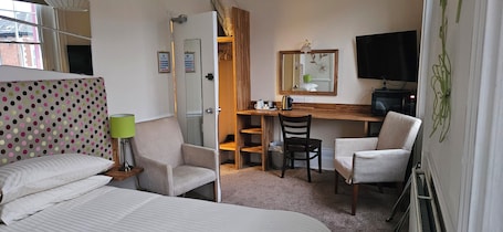 高级双人房 | 特色装修、办公桌、熨斗/熨板、免费 WiFi