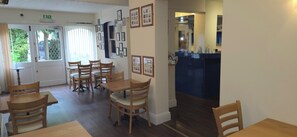 Engelsk frokost hver dag (GBP 10.00 per person)