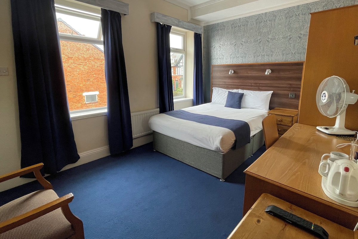1 bedroom, desk, iron/ironing board, free WiFi