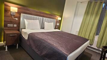 Bügeleisen/Bügelbrett, kostenloses WLAN, Bettwäsche