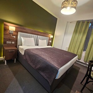 Iron/ironing board, free WiFi, bed sheets