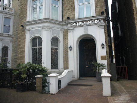 Fassade der Unterkunft. Chelsea House Hotel