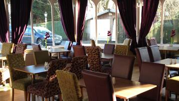 Breakfast, lunch and dinner served