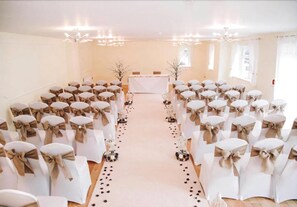 Mariage Ă lâintĂ©rieur