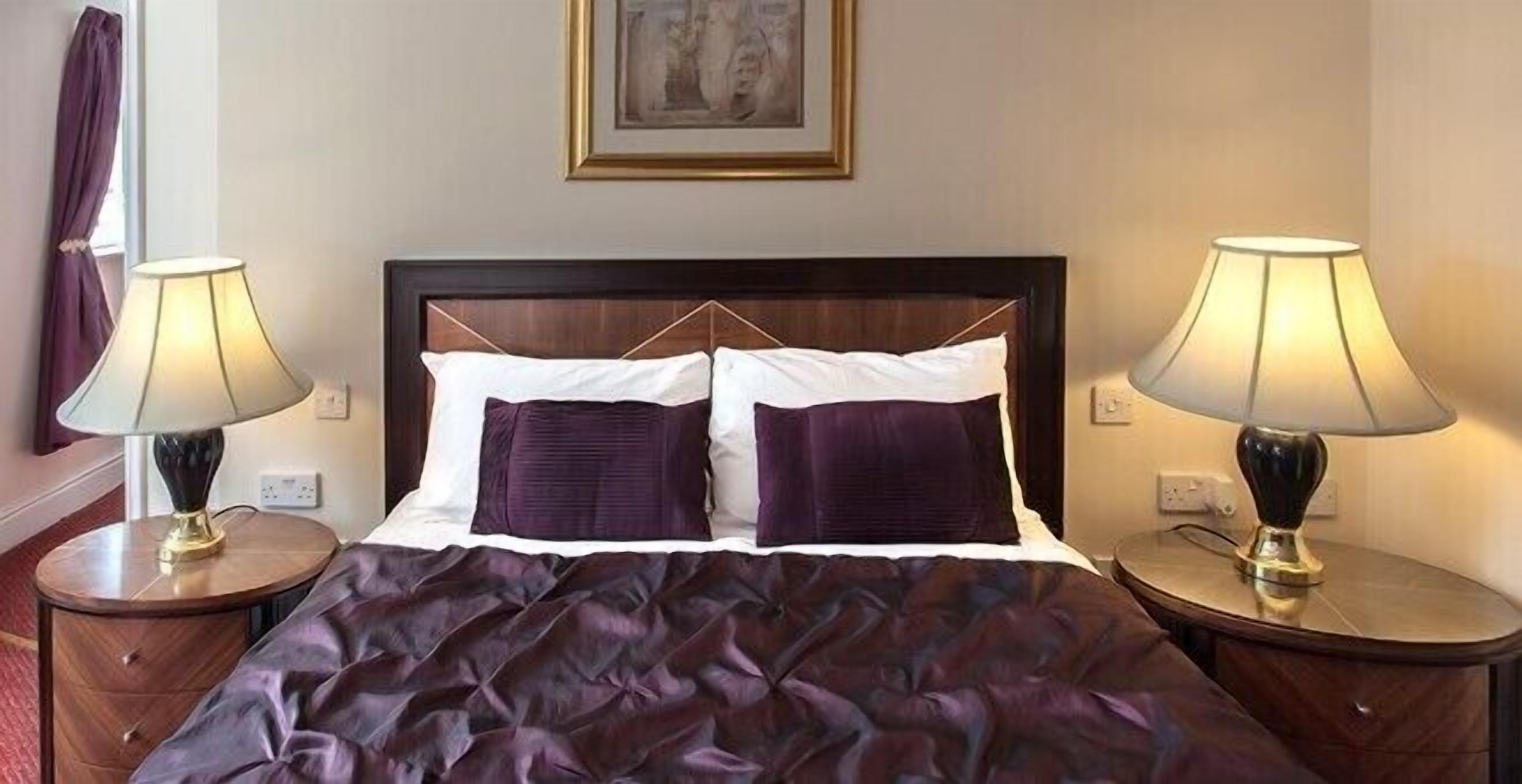 Photo - Heathlands Hotel