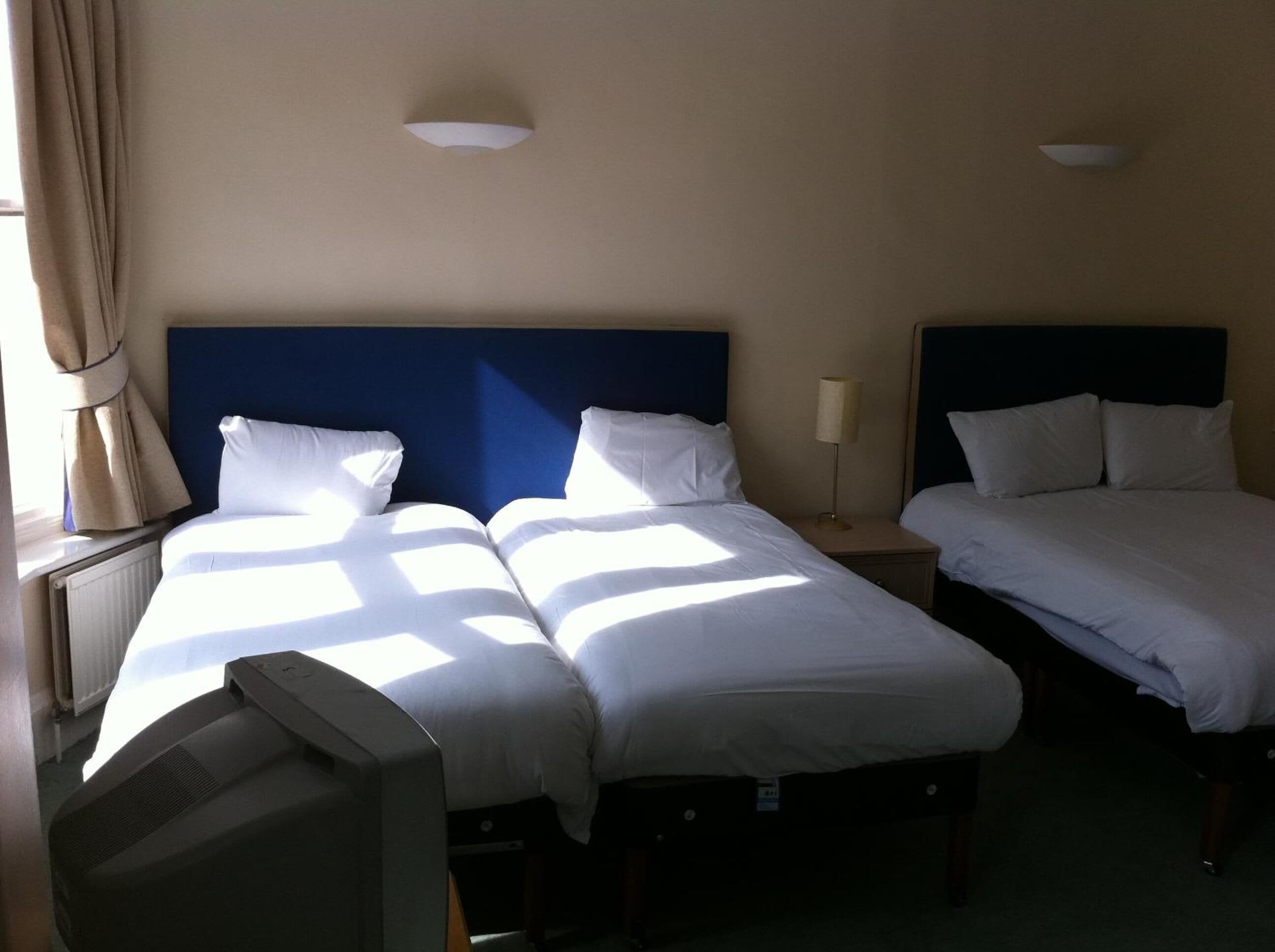 Photo - Heathlands Hotel