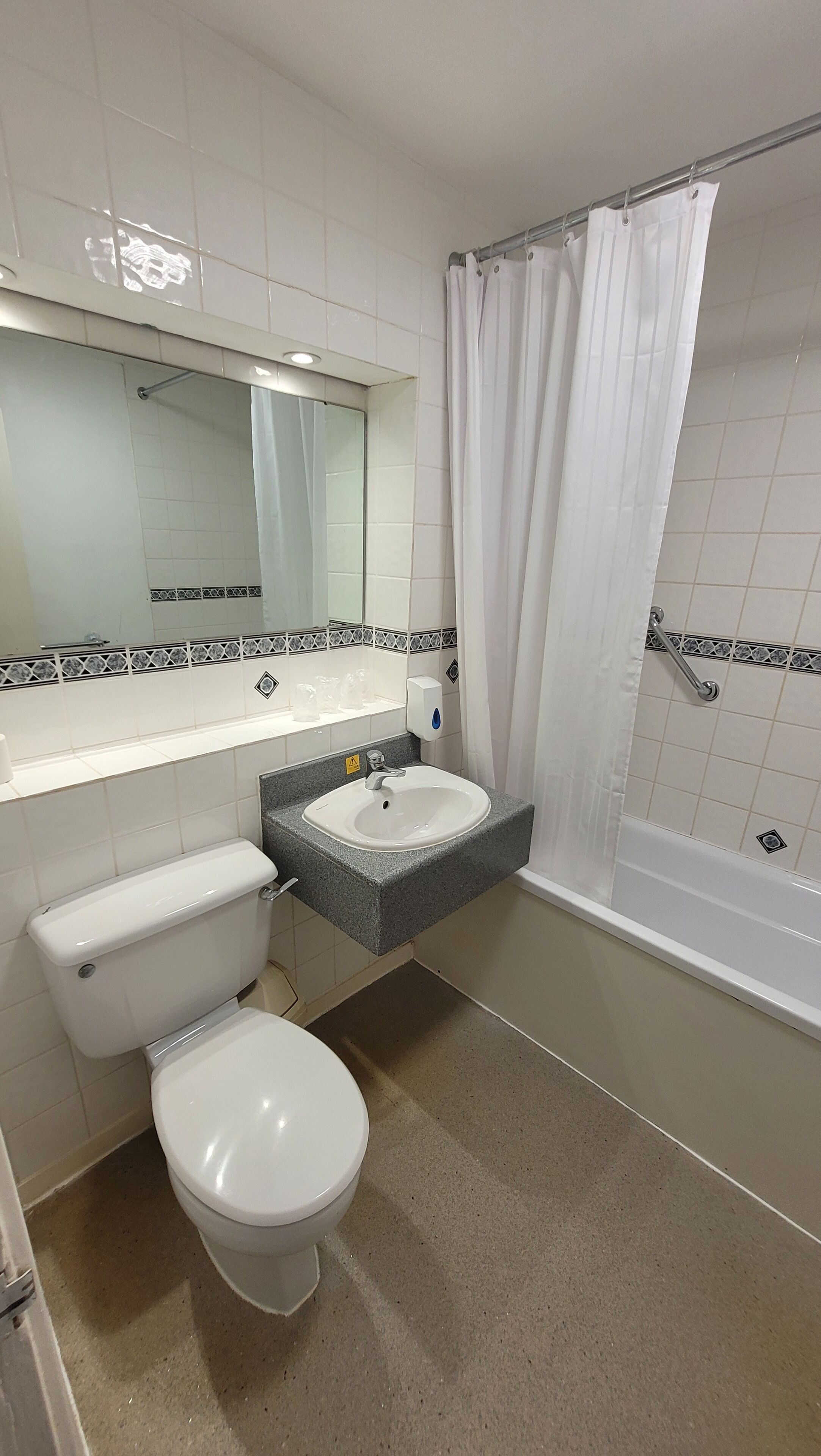 Photo - Heathlands Hotel