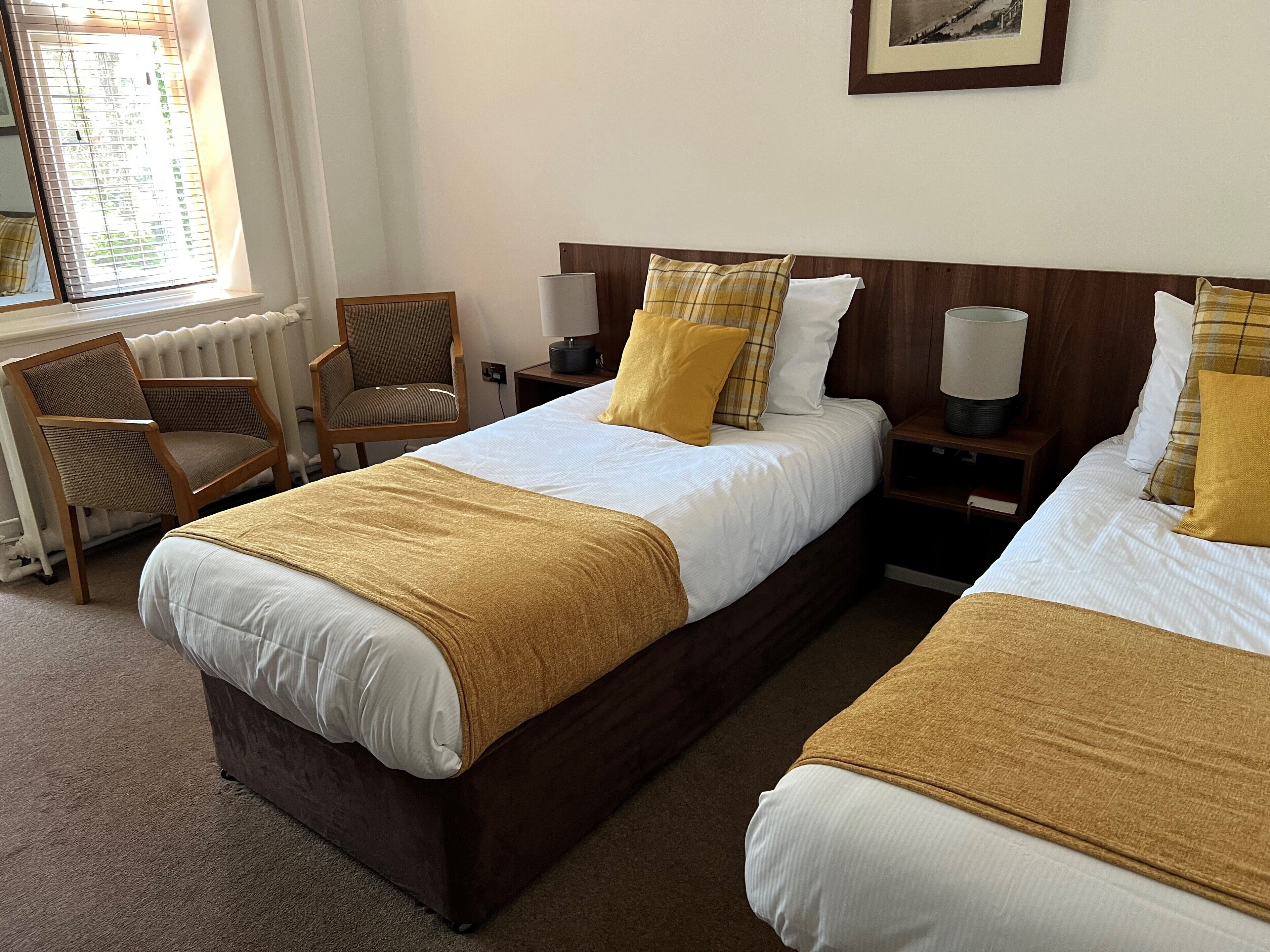 standard twin room, ensuite | iron/ironing board, free wifi, bed sheets