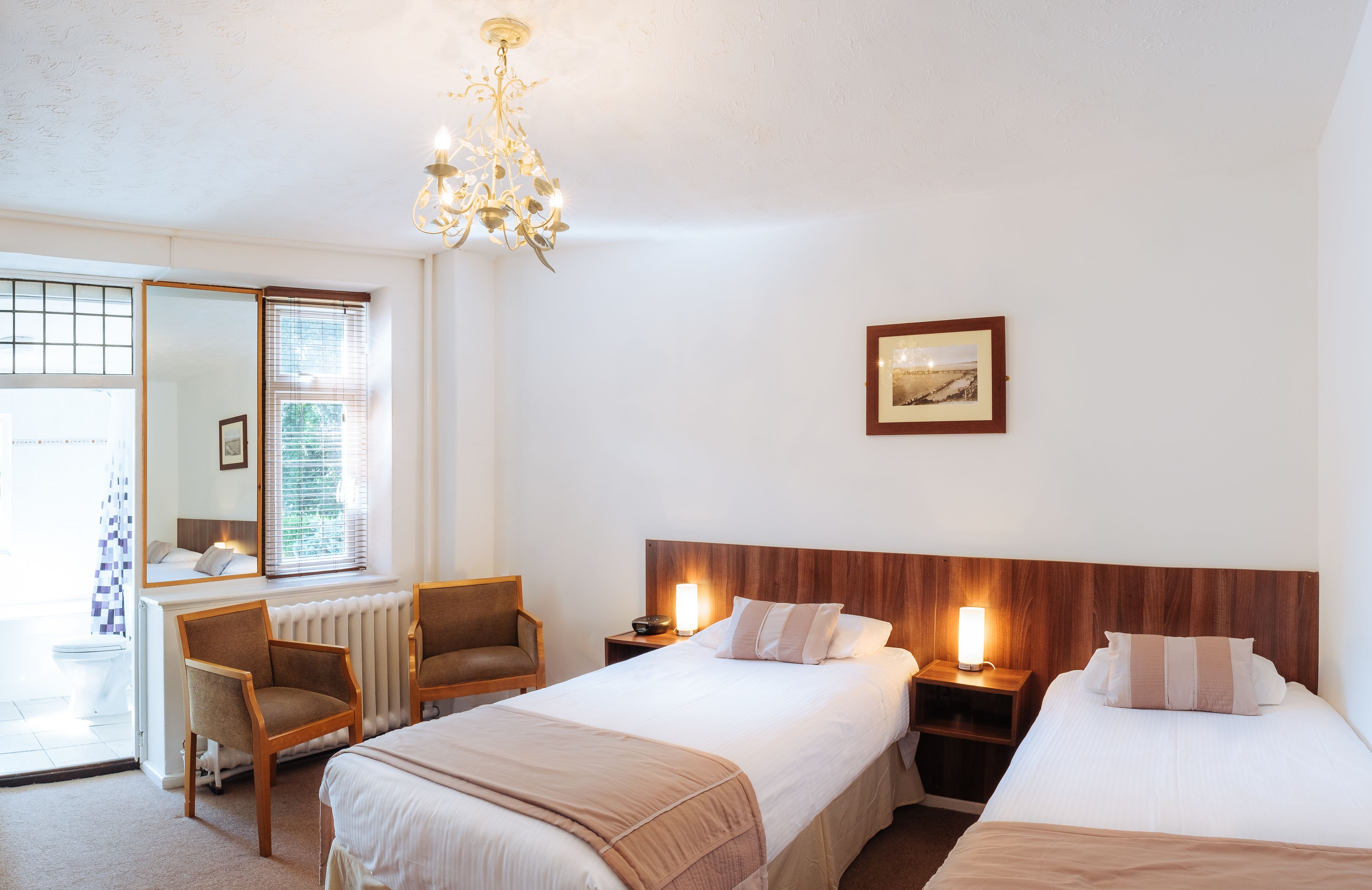 standard twin room, ensuite | iron/ironing board, free wifi, bed sheets