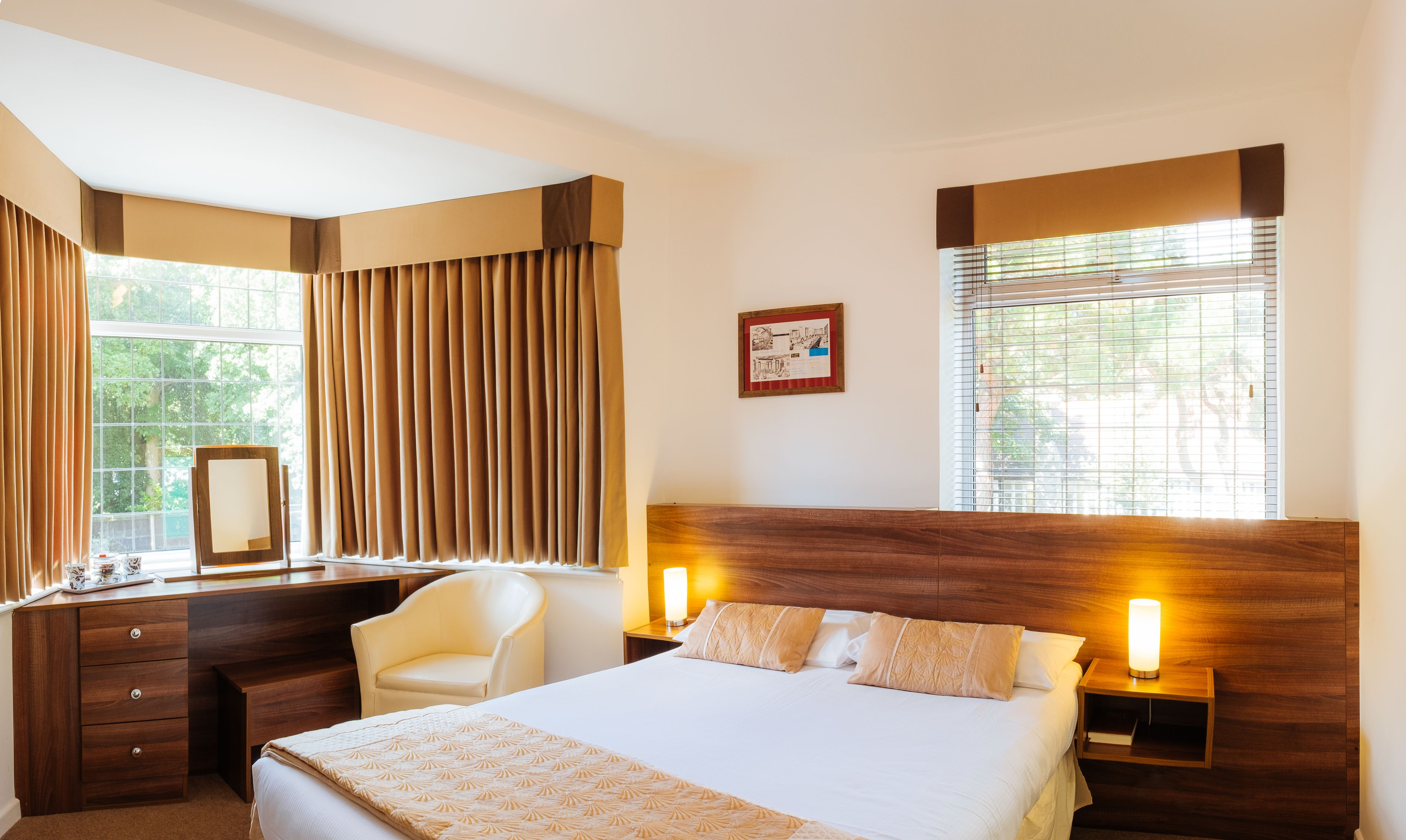 standard double room, ensuite | iron/ironing board, free wifi, bed sheets