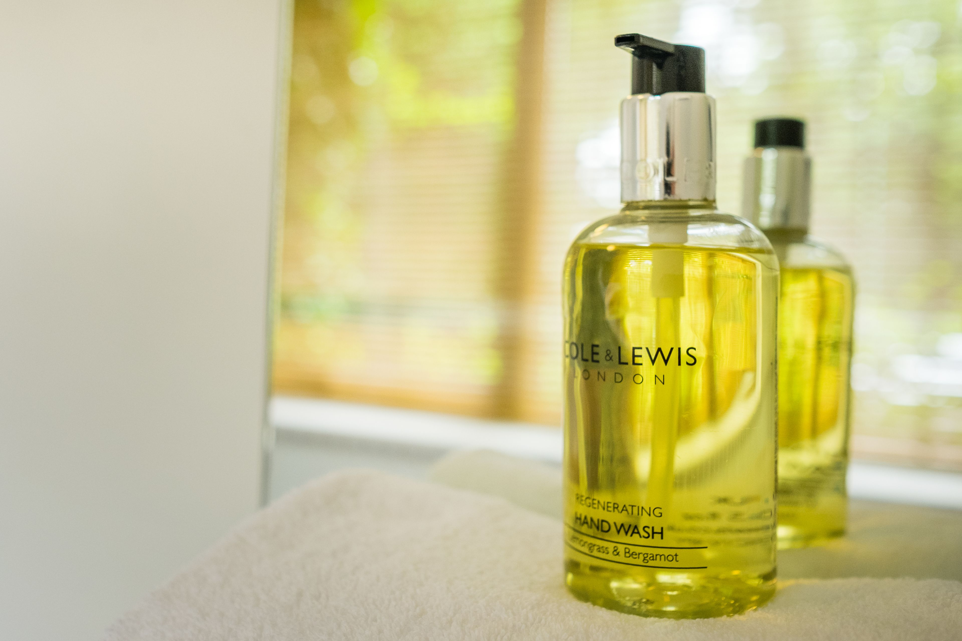 single room, ensuite | bathroom amenities | free toiletries, hair dryer, towels