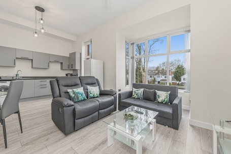 Executive Apartment, 2 Bedrooms | Living area. Ascot Grange Hotel & Apartments