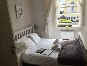 アイロン / アイロン台、WiFi (無料)、ベッドシーツ、車椅子でアクセスできる設備