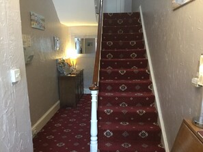 Interior entrance - Newburgh Guesthouse (Torquay)
