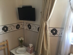 アイロン / アイロン台、WiFi (無料)、ベッドシーツ、車椅子でアクセスできる設備