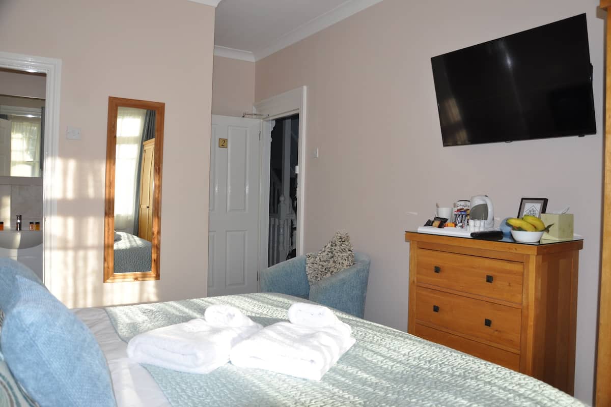 Double Room With Super King Size Bed, With Balcony | 1 Schlafzimmer, Bettwäsche aus ägyptischer Baumwolle